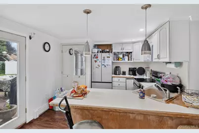 81 S Bedford Avenue, Islandia, NY 11749 - Photo 6