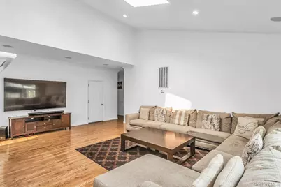 2800 Janet Avenue, North Bellmore, NY 11710 - Photo 10