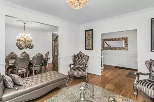 2800 Janet Ave, North Bellmore, NY 11710 - Photo 4
