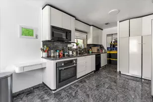 21 Spring Hollow, Roslyn, NY 11576 - Photo 4