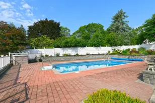 5 Trudy Ct, Huntington Station, NY 11746 - Photo 32