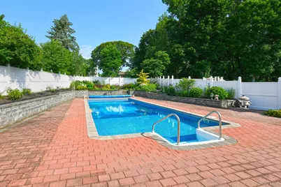 5 Trudy Court, Huntington Station, NY 11746 - Photo 34