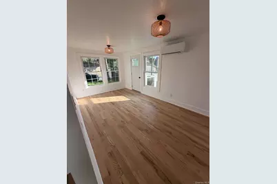 227 N Railroad Avenue, Babylon, NY 11702 - Photo 6