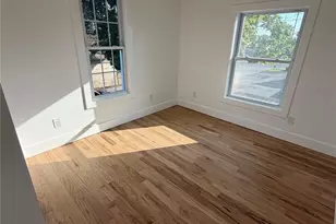 227 N Railroad Ave, Babylon, NY 11702 - Photo 12