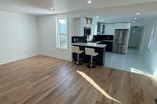 227 N Railroad Ave, Babylon, NY 11702 - Photo 4