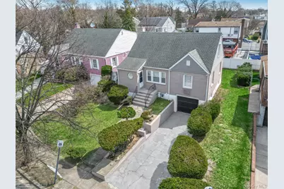 5 Hawthorne Lane, Valley Stream, NY 11581 - Photo 2