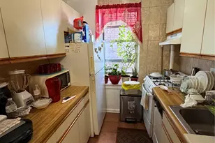 325 E 201st St, Bronx, NY 10458 - Photo 10