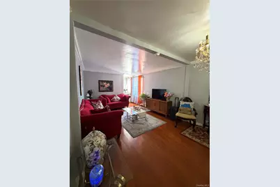 325 E 201 Street #5 G, Bronx, NY 10458 - Photo 1