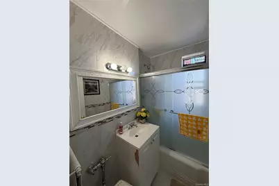 325 E 201 Street #5 G, Bronx, NY 10458 - Photo 6