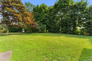 33 Deerfield Ave, Eastchester, NY 10709 - Photo 4