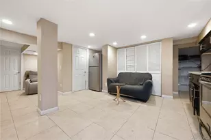 137 Sycamore St, West Hempstead, NY 11552 - Photo 18