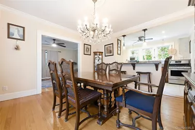 137 Sycamore Street, West Hempstead, NY 11552 - Photo 8
