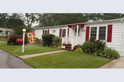 1661 Old Country Rd #471, Riverhead, NY 11901 - Photo 2