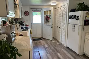 1661 Old Country Rd, Riverhead, NY 11901 - Photo 12