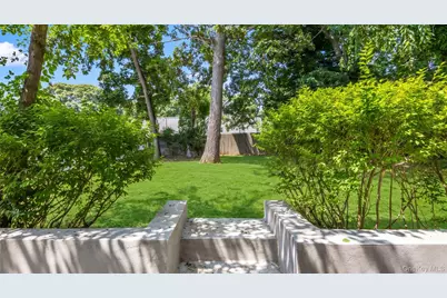 82 Adirondack Drive, Selden, NY 11784 - Photo 12