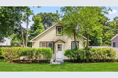 82 Adirondack Drive, Selden, NY 11784 - Photo 14