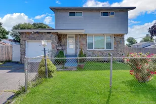 105 Madison Ave, Brentwood, NY 11717 - Photo 2