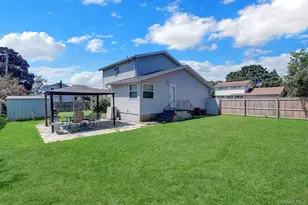 105 Madison Ave, Brentwood, NY 11717 - Photo 26