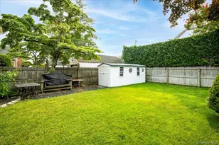 131 Euston Rd S, West Hempstead, NY 11552 - Photo 24