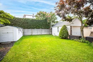 131 Euston Rd S, West Hempstead, NY 11552 - Photo 22