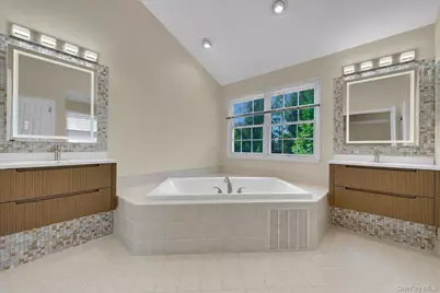16 Eagle Court, White Plains, NY 10605 - Photo 36