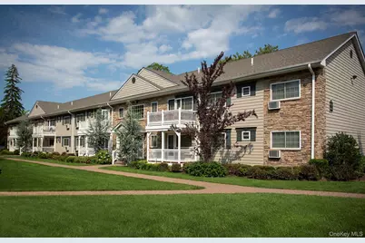652 Veterans Highway #1-2D, Hauppauge, NY 11788 - Photo 1
