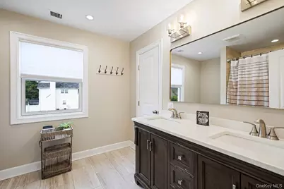 70 Summerfield Drive, Holtsville, NY 11742 - Photo 18