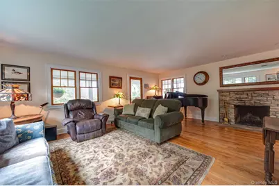 5 Harborview Lane, Huntington, NY 11743 - Photo 10