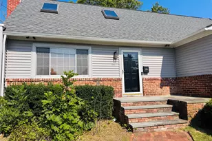 561 Center Dyre Ave, West Islip, NY 11795 - Photo 8