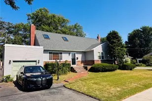 561 Center Dyre Ave, West Islip, NY 11795 - Photo 2