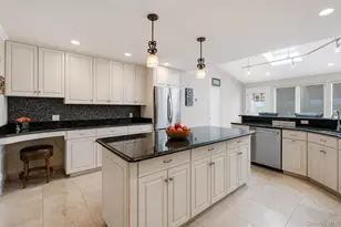 23 Wildwood Ln, Greenvale, NY 11548 - Photo 8