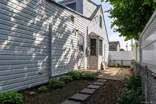 190 Cottage Blvd, Hicksville, NY 11801 - Photo 28