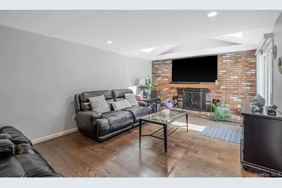 27 Galaxie Lane, Selden, NY 11784 - Photo 14