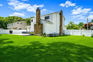 27 Galaxie Ln, Selden, NY 11784 - Photo 34