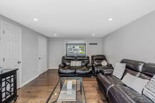 27 Galaxie Ln, Selden, NY 11784 - Photo 16