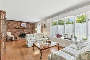 119 Brook Ln, Smithtown, NY 11787 - Photo 4