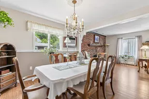 119 Brook Ln, Smithtown, NY 11787 - Photo 10
