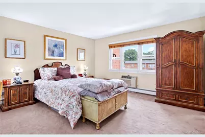 671 Pelham Road #D9, New Rochelle, NY 10805 - Photo 8