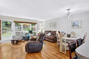 671 Pelham Rd, New Rochelle, NY 10805 - Photo 6