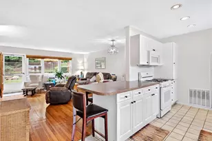 671 Pelham Rd, New Rochelle, NY 10805 - Photo 4