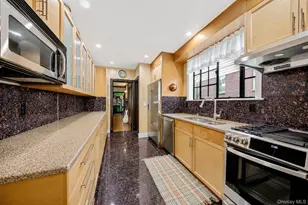 182-40 Avon Rd, Jamaica, NY 11432 - Photo 14