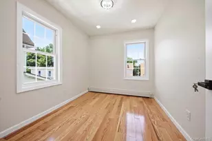 150-29 Yates Rd, Jamaica, NY 11433 - Photo 20