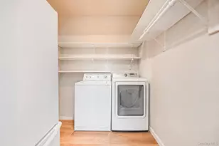 527 Brooklyn Blvd, Brightwaters, NY 11718 - Photo 16