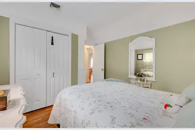 527 Brooklyn Boulevard, Brightwaters, NY 11718 - Photo 18