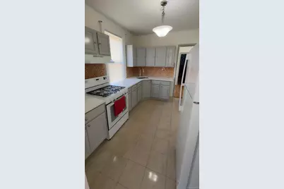 3027 Radcliffe Avenue Avenue #3, Bronx, NY 10469 - Photo 2