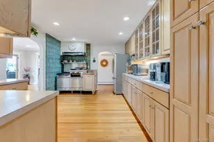 230 W Islip Rd, West Islip, NY 11795 - Photo 22