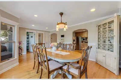 230 W Islip Road, West Islip, NY 11795 - Photo 18