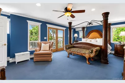 230 W Islip Road, West Islip, NY 11795 - Photo 26