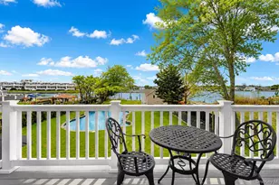 230 W Islip Rd, West Islip, NY 11795 - Photo 28