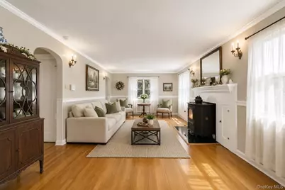 230 W Islip Road, West Islip, NY 11795 - Photo 14
